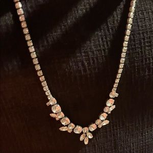 New 16 inch Crystal necklace with beautiful design very classy